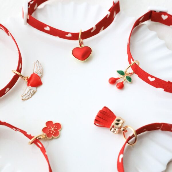 Heart-Shaped Breakaway Cat Collar with Bell